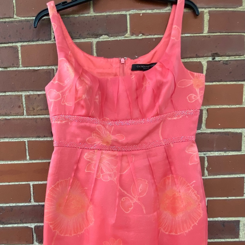 Fabulous coral beaded Carmen Marc Valvo party dress size 8